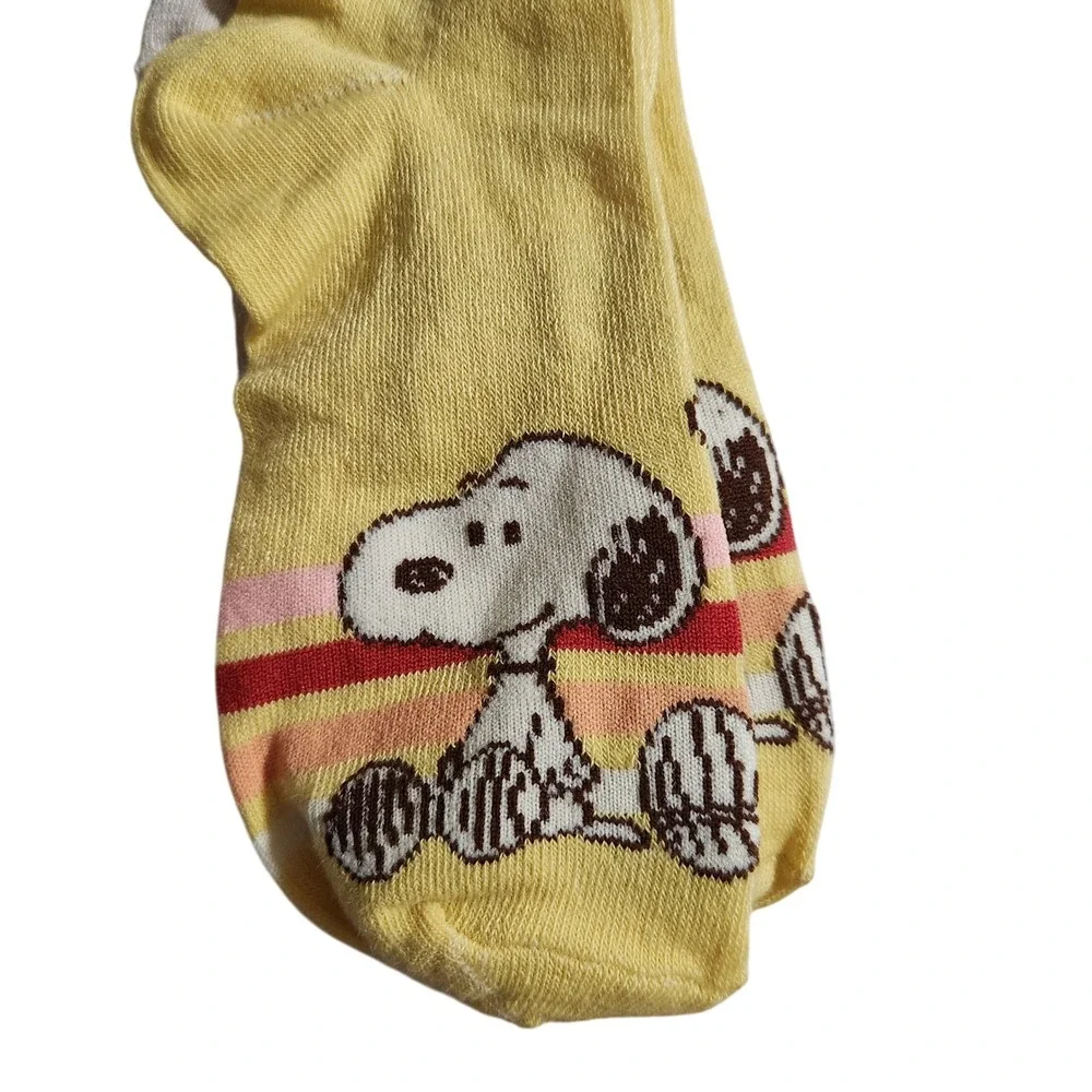 Peanuts Snoopy & Woodstock Socks 2-Pair‎ Pack Mid-Crew Shoe Size 4-10 NWT